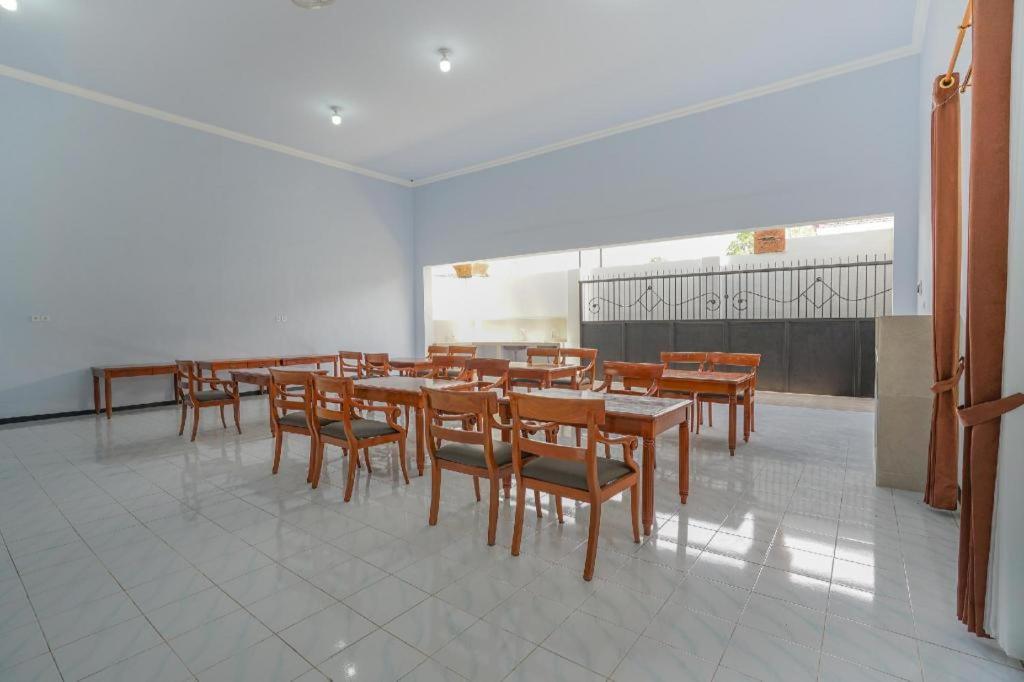Oyo 477 Raka Residence Syariah Purwoharjo Banyuwangi Banyuwangi  Exterior photo